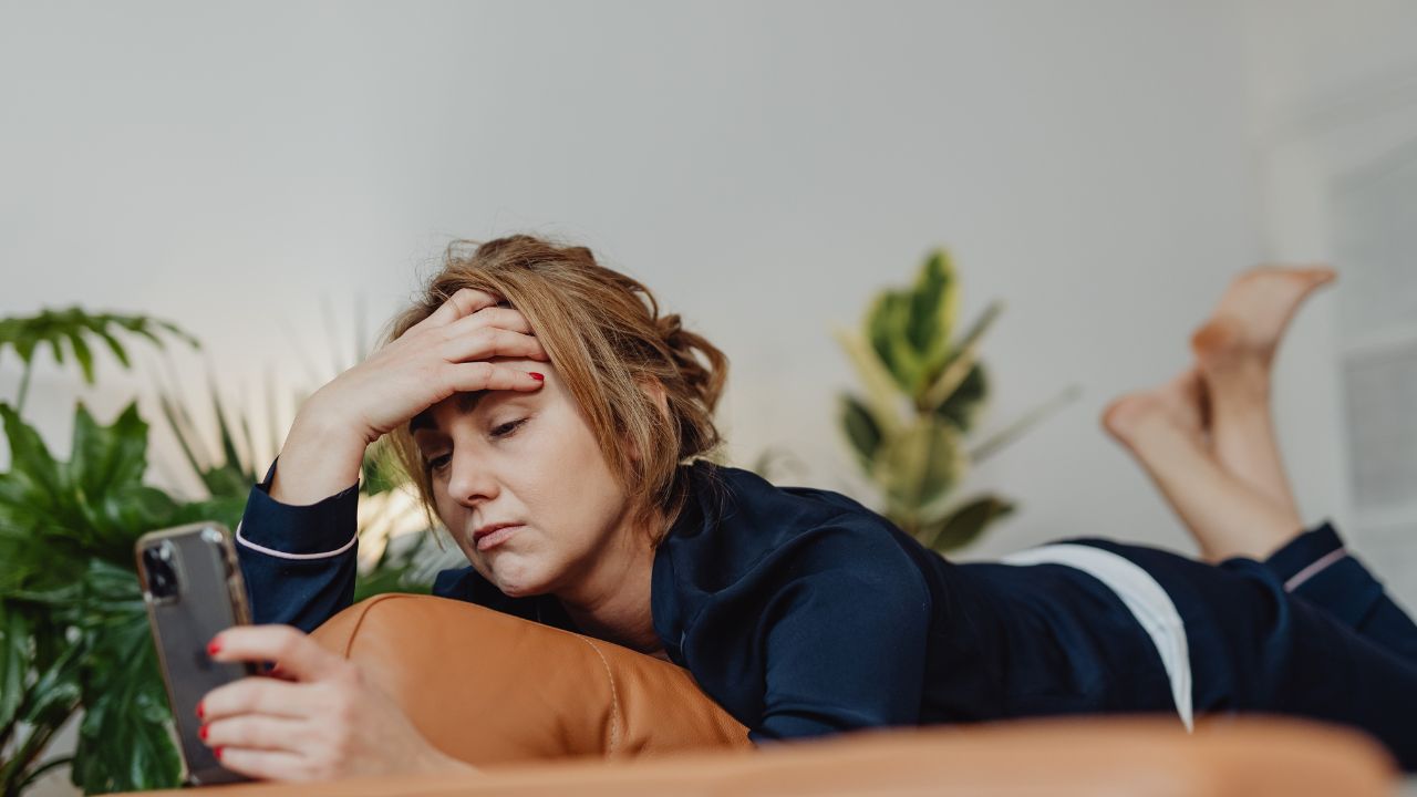 2-STRESSED WOMAN ON PHONE 2