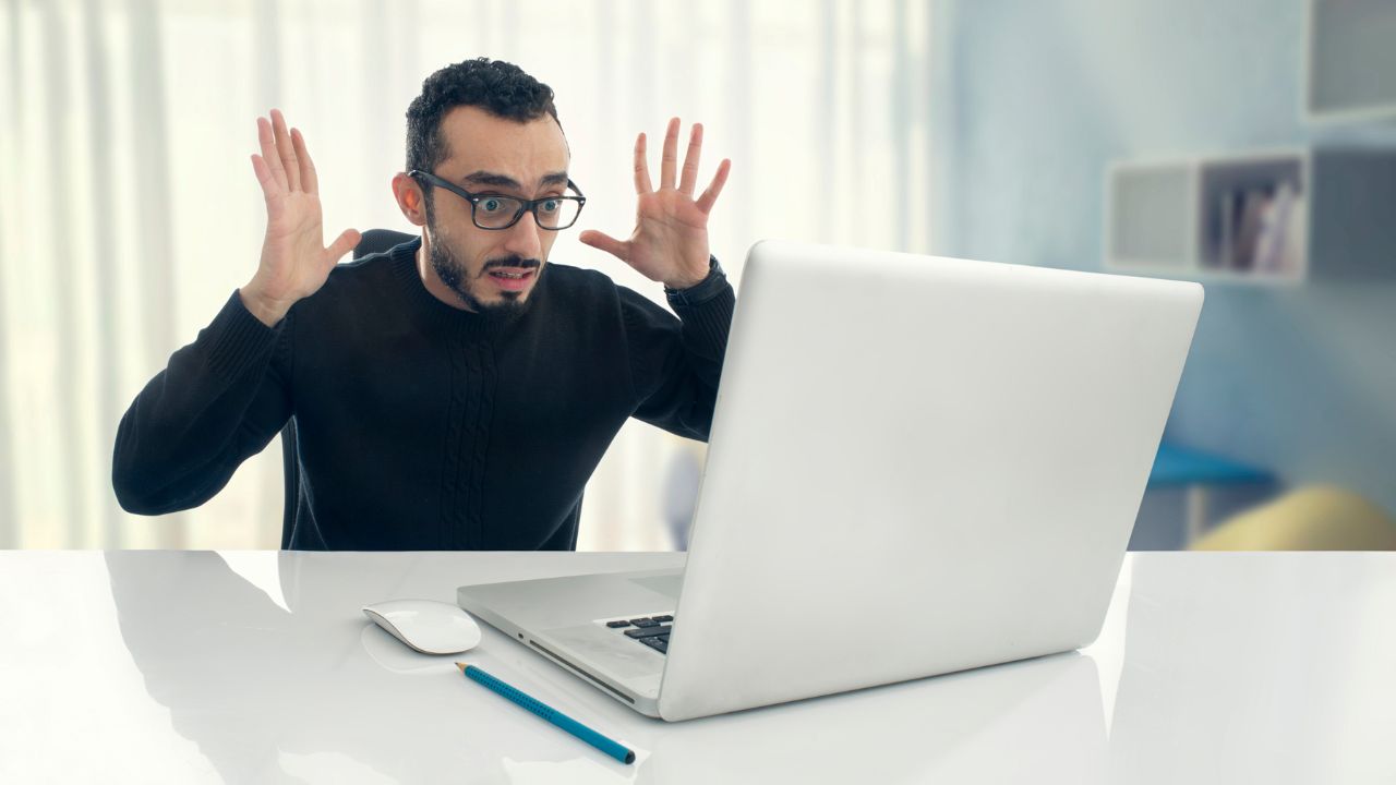 2-SHOCKED MAN ON COMPUTER