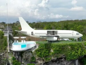 Boeing 737 is turned into a luxury villa in Bali.