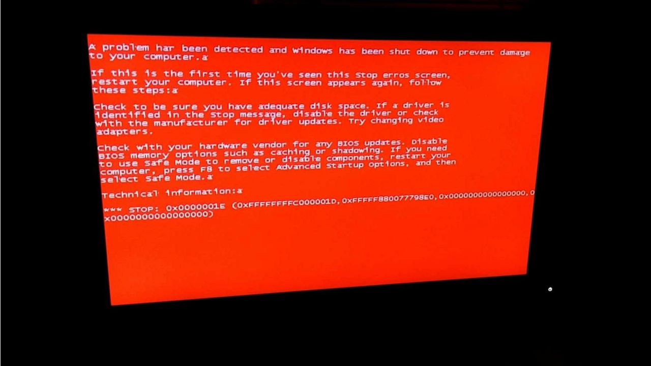 How to finally resolve the red screen of death on Windows 10 - CyberGuy