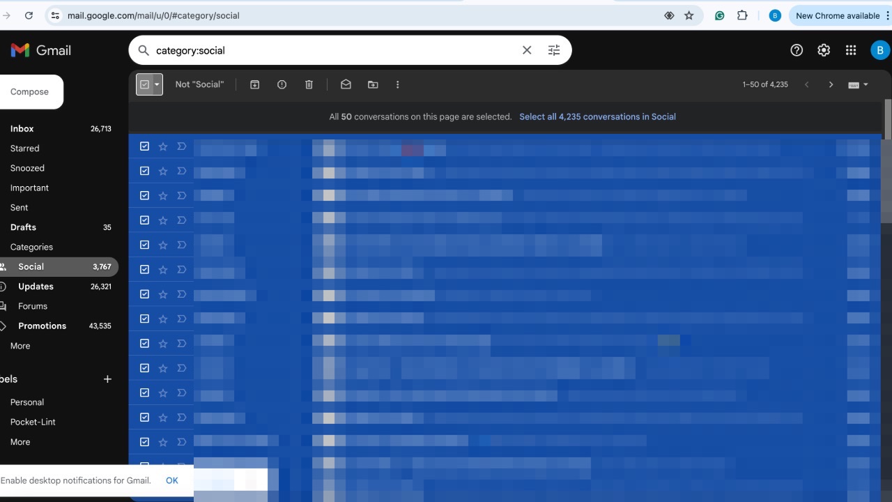 An image showing how to select all emails in Gmail.