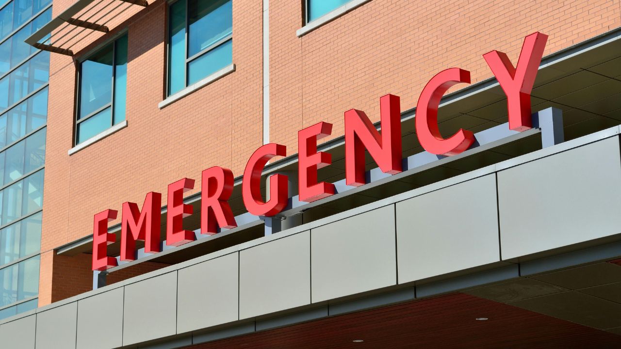 Emergency sign on a building