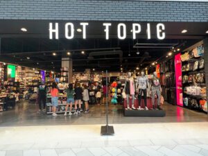 Hot Topic storefront