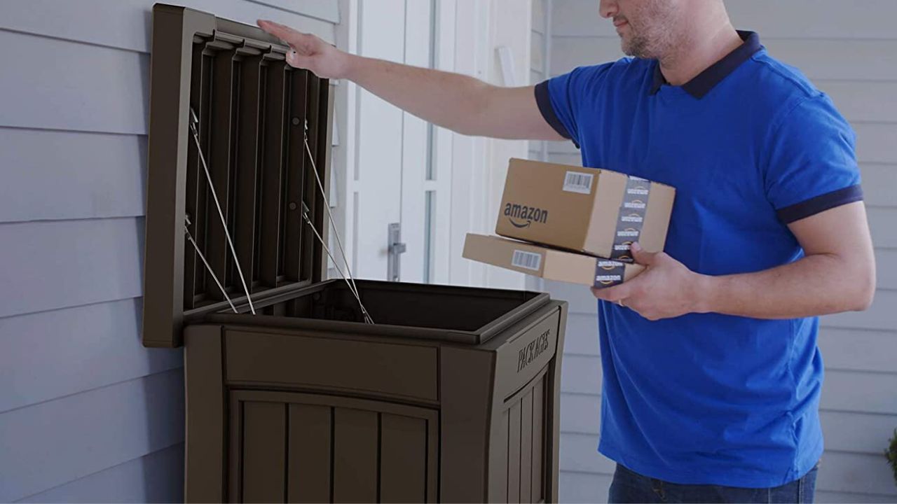 delivery guy dropping off package in smart delivery box 