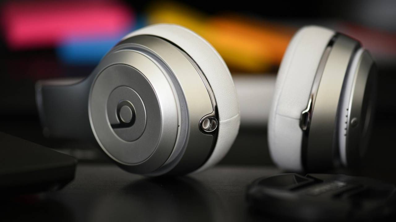 Headphones 