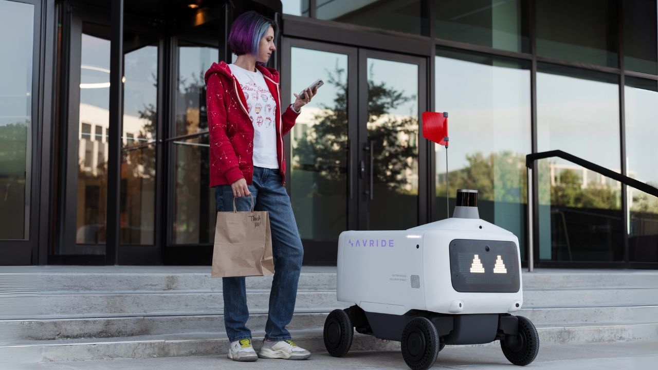 Uber Eats delivery robot