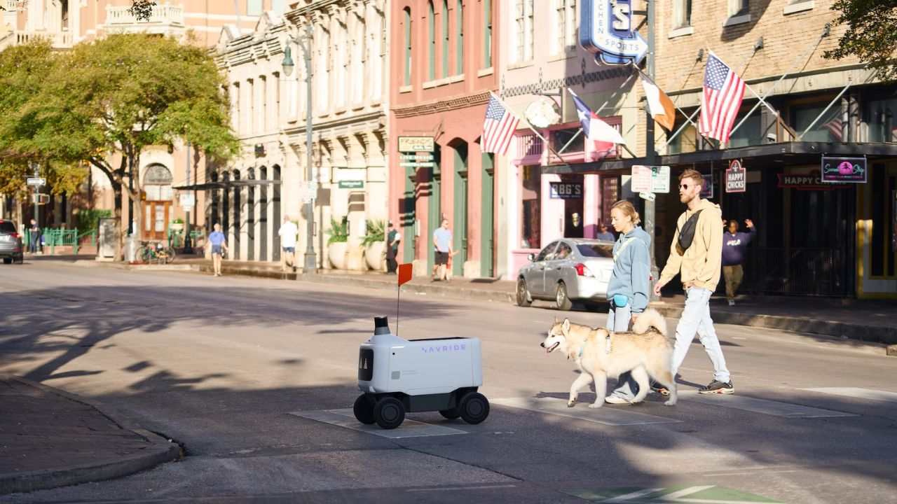 Uber Eats delivery robot