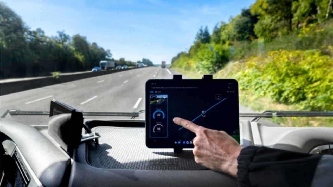 Illustration of dynamic wireless charging in action