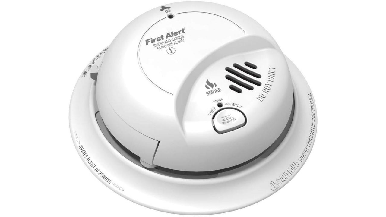 FIRST ALERT BRK Hardwired Smoke and Carbon Monoxide Detector