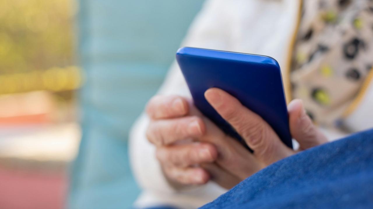 Turning off notifications and removing saved payment methods can help you avoid impulse purchases.