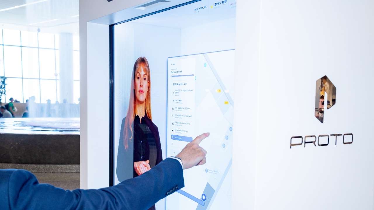 The life-sized hologram is designed to help passengers find gates, baggage claim, shops and lounges without having to search through signs or apps.