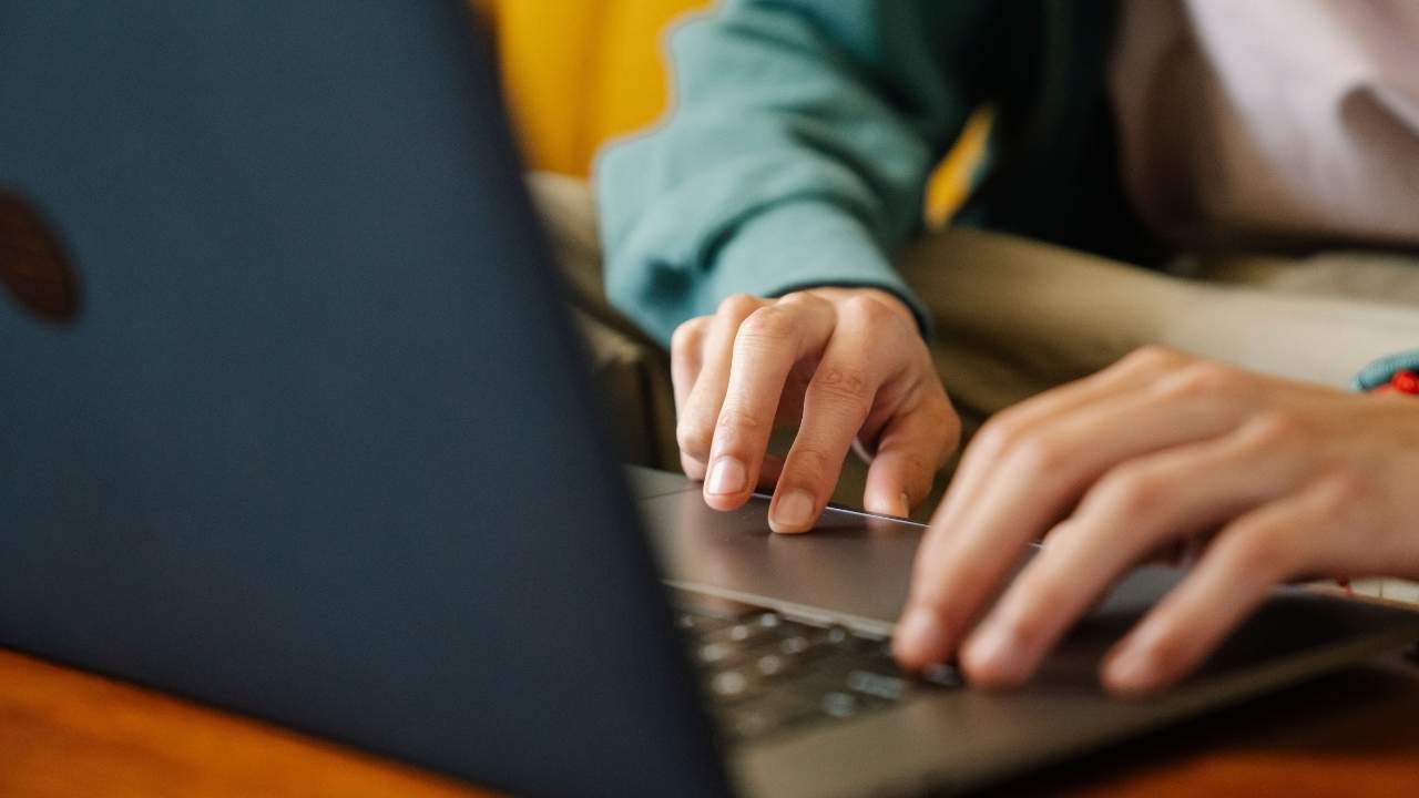 Scammers can use a legitimate Microsoft sign-in page to make the phishing attempt feel much more convincing.