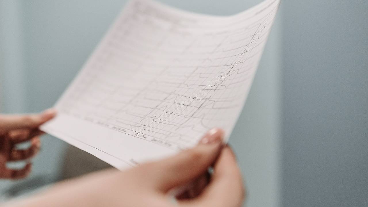 A routine ECG reviewed at a doctor’s office could someday help reveal heart rhythm risk before cardiac arrest happens.