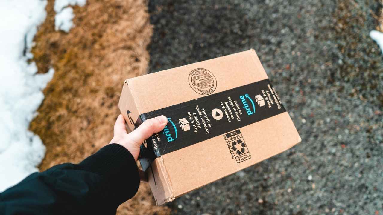 Scammers often time fake Amazon warnings around big sale events, when you may already be watching for account alerts, deals and delivery updates.
